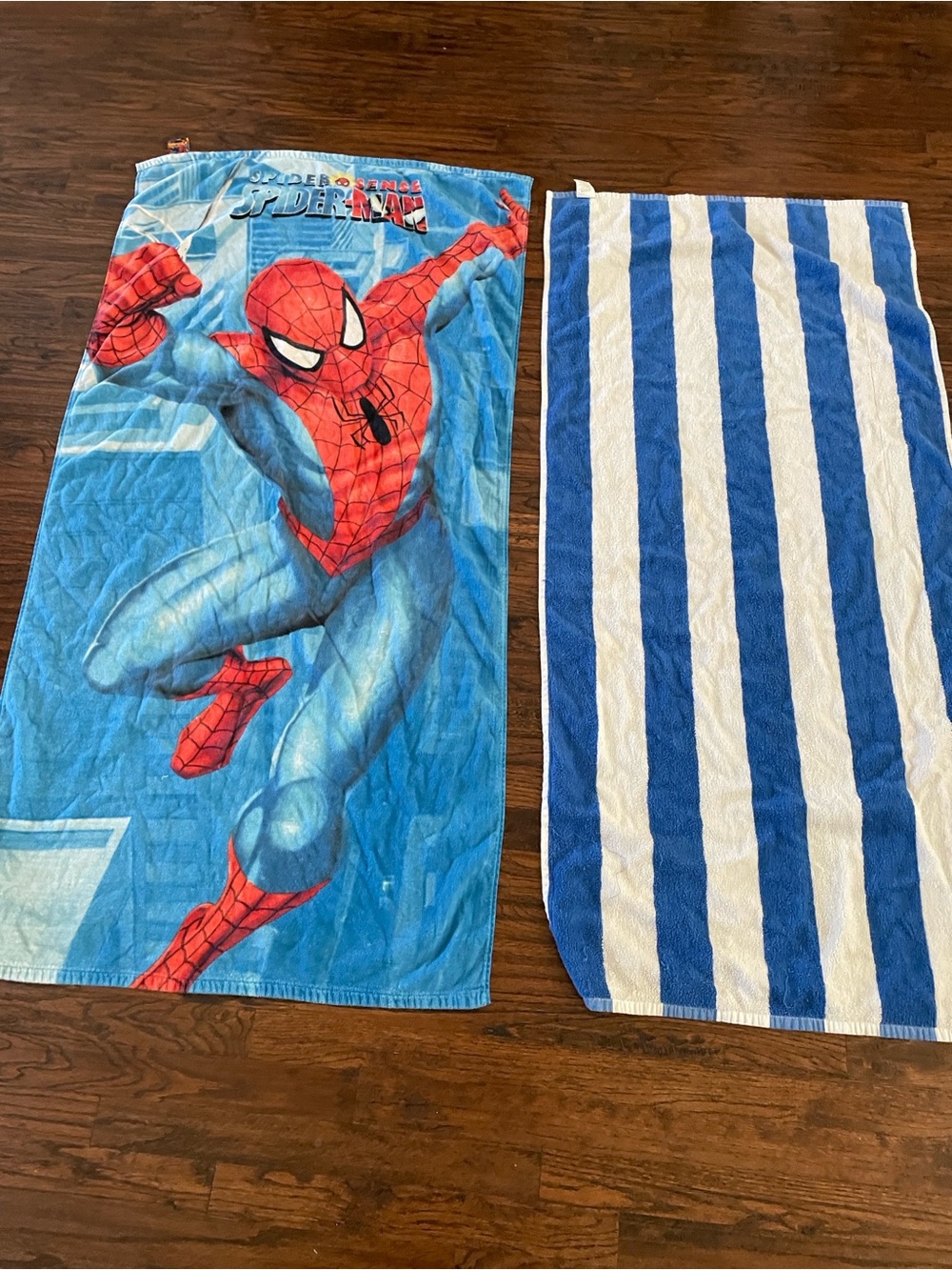 Spiderman Hooded Kids Towel – Red & Blue Graphic